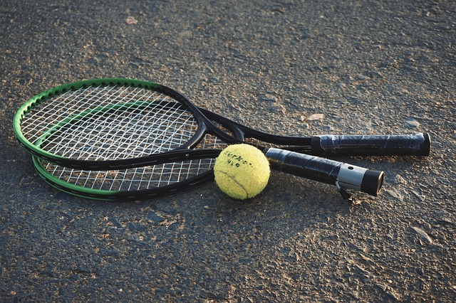 vybavení na tenis